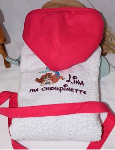 Peignoir bébé et enfant  personnalisé avec capuche et motif de votre choix.