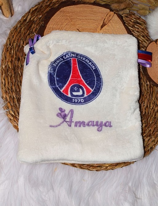 Doudou personnalisé PSG avec prénom brodé. Fait main, tout doux et unique.