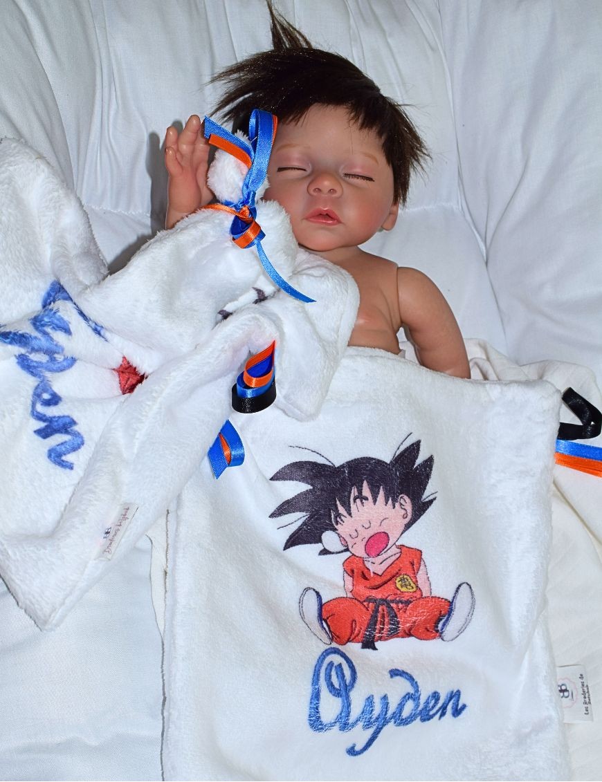 Doudou personnalisé DRAGON BALL Z avec prénom brodé. Fait main, tout doux et unique.