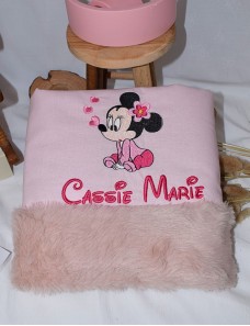 Couverture bébé personnalisée brodée avec prénom ou texte.