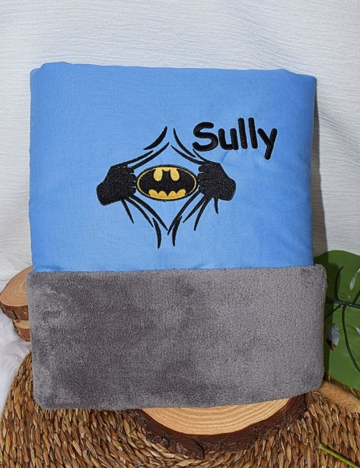 Couverture bébé personnalisée brodée avec prénom ou texte.
