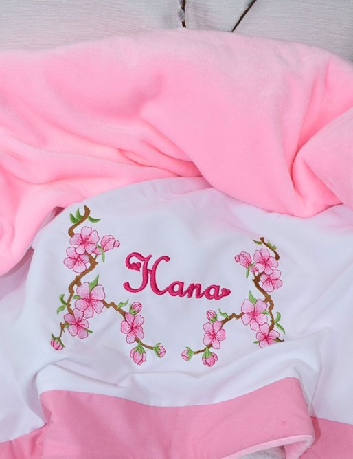 Couverture bébé personnalisée brodée avec prénom ou texte.