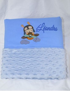 Couverture bébé personnalisée brodée avec prénom ou texte.