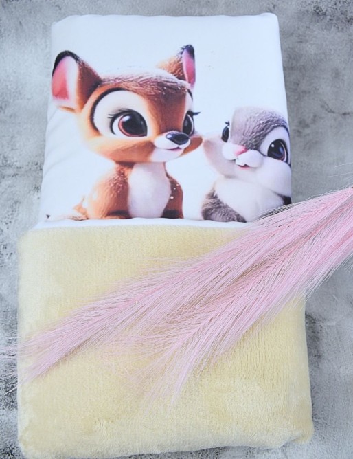 Couverture bébé personnalisée brodée avec prénom ou texte. Couverture bébé personnalisée brodée avec prénom ou texte.