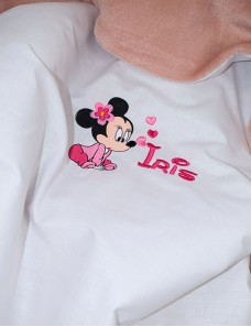 Couverture bébé personnalisée brodée avec prénom ou texte.
