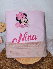 Couverture bébé personnalisée brodée avec prénom ou texte.