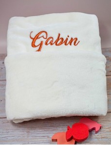 Couverture bébé personnalisée brodée avec prénom ou texte.