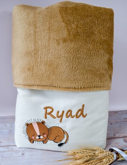 Couverture bébé personnalisée brodée avec prénom Couverture bébé personnalisée brodée avec prénom