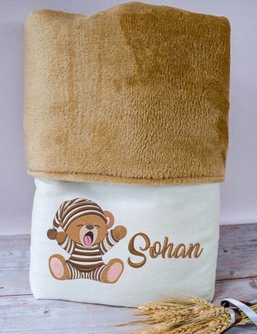Couverture bébé personnalisée brodée avec prénom Couverture bébé personnalisée brodée avec prénom