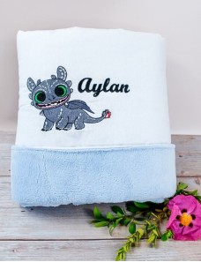 Couverture bébé personnalisée brodée avec prénom ou texte.