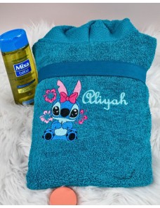 Peignoir bébé et enfant personnalisé avec prénom ou texte brodé.