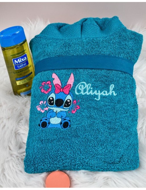 Peignoir bébé et enfant personnalisé avec prénom ou texte brodé. Peignoir bébé et enfant personnalisé avec prénom ou texte brodé.