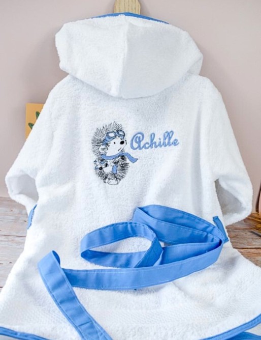 Peignoir avec capuche pour enfant personnalisé en broderie. Eponge 450 g/m² 100 % Coton. Peignoir avec capuche pour enfant personnalisé en broderie. Eponge 450 g/m² 100 % Coton.