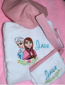 Peignoir avec capuche pour enfant personnalisé en broderie. Eponge 450 g/m² 100 % Coton.