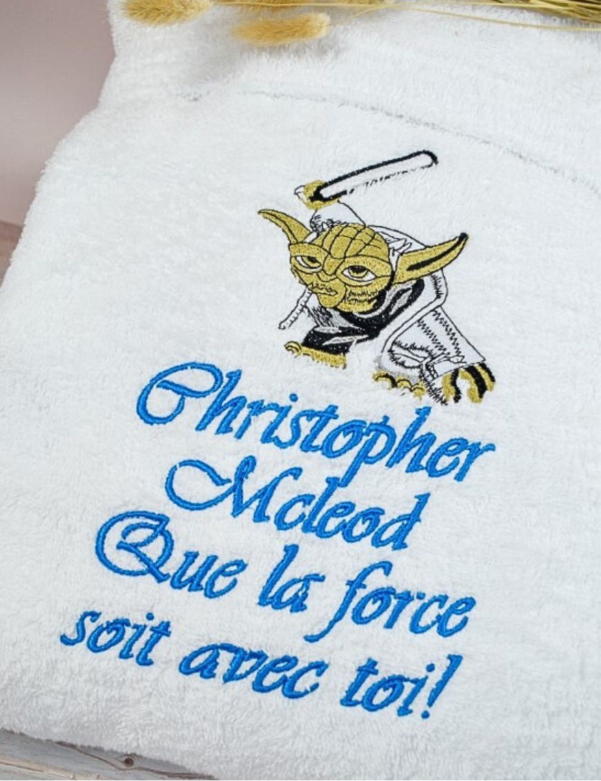 Peignoir adulte personnalisé brodé STAR WARS avec prénom, confort et élégance