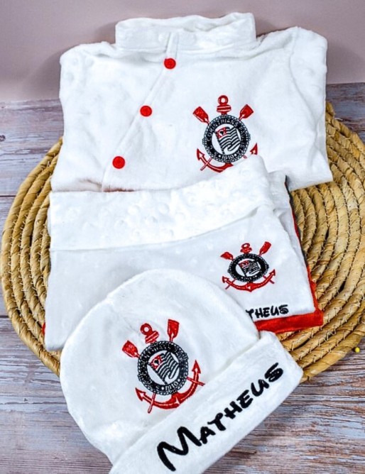 Un pyjama bébé personnalisé, parfait pour un sommeil paisible avec un adorable motif SPORT