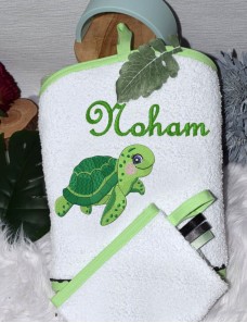 Cape de bain personnalisée enfant avec prénom et motif unique, cadeau bébé TORTUE