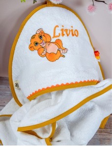 cape de bain bébé personnalisée avec prénom brodé