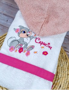 Peignoir bébé et enfant personnalisé avec prénom ou texte brodé.