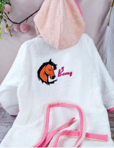 Peignoir bébé et enfant personnalisé avec prénom ou texte brodé.