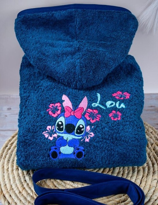Peignoir bébé et enfant personnalisé avec prénom ou texte brodé. Peignoir bébé et enfant personnalisé avec prénom ou texte brodé.