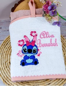 Cape de bain personnalisée enfant avec prénom et motif unique, cadeau bébé STITCH