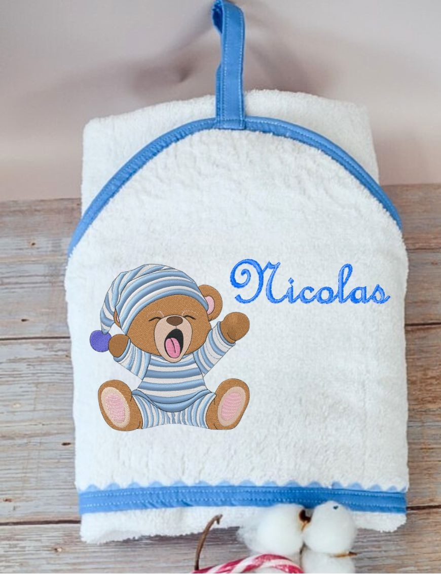 Cape de bain bébé – cadeau naissance personnalisé
