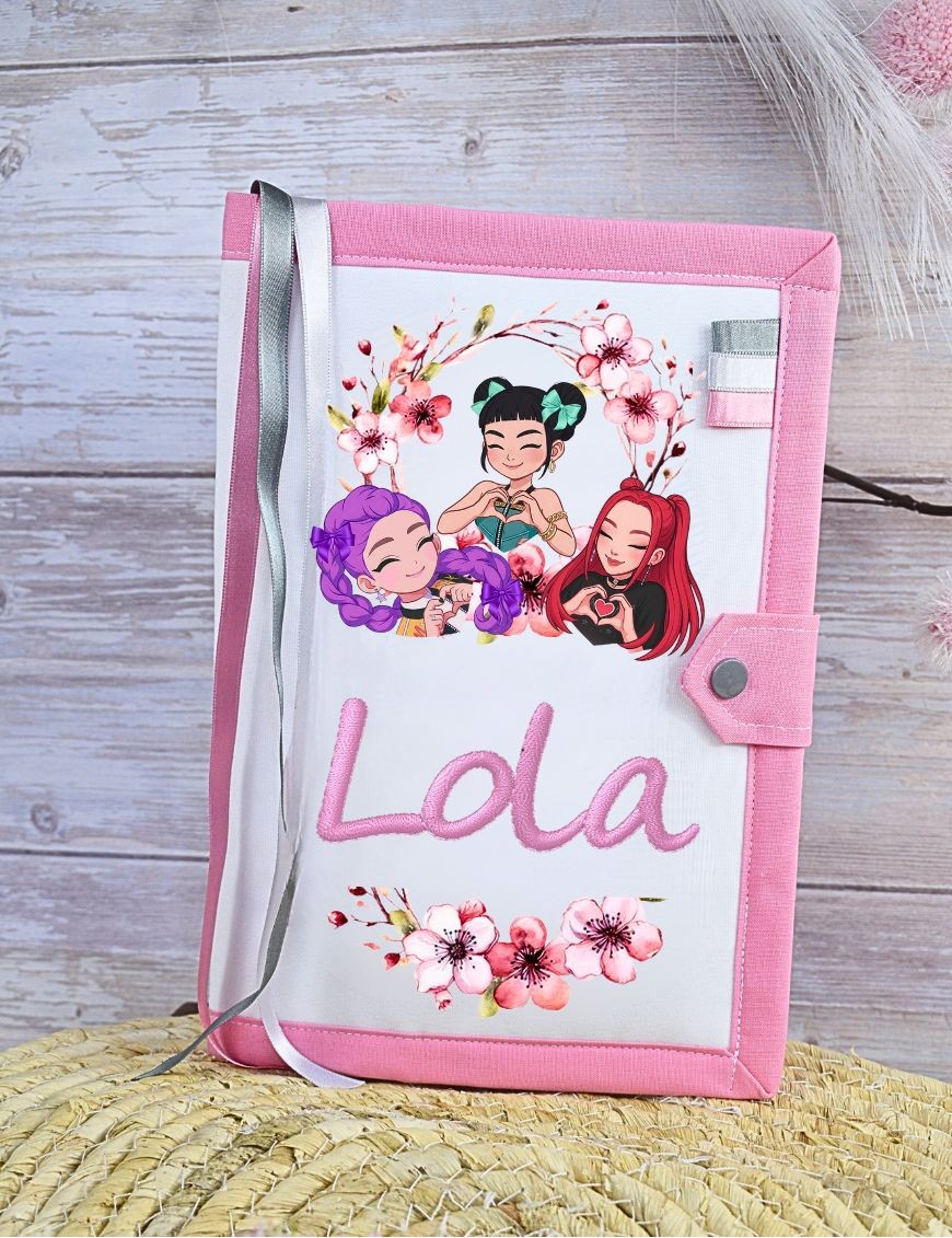 Offrez à votre tout-petit un protège carnet de santé personnalisé qui allie élégance et praticité