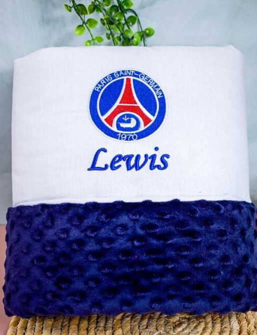 Couverture bébé personnalisé PSG Création artisanale : couverture personnalisée pour nouveau-né