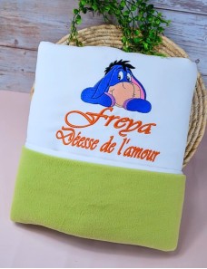 Couverture bébé personnalisée brodée avec prénom ou texte.