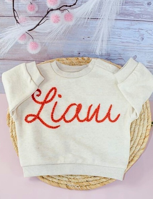 Sweat enfant personnalisé brodé au prénom – création artisanale Betybab