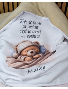 Couverture bébé personnalisée brodée avec prénom ou texte.