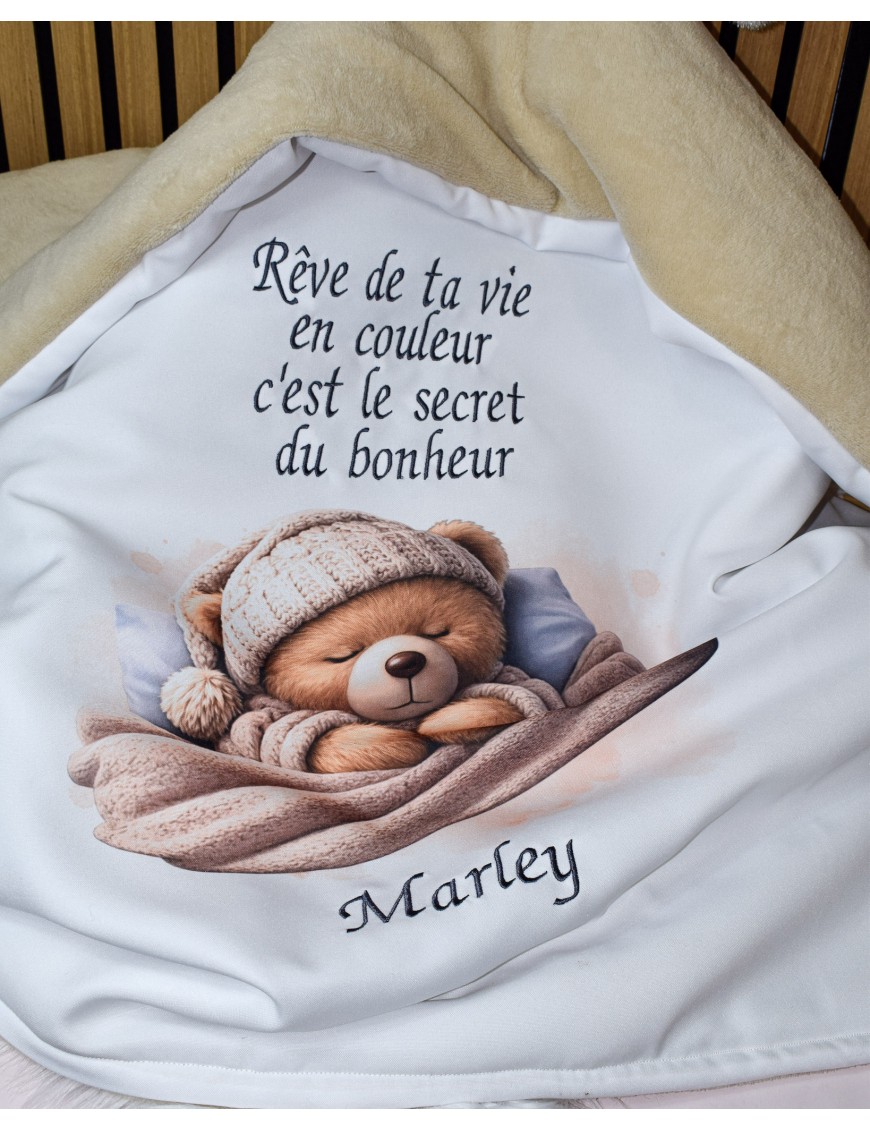 Couverture bébé personnalisée brodée avec prénom ou texte.