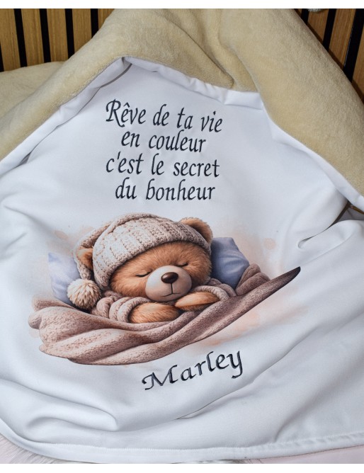 Couverture bébé personnalisée brodée avec prénom ou texte.