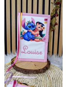 Protège carnet de santé bébé brodé avec texte ou prénom.