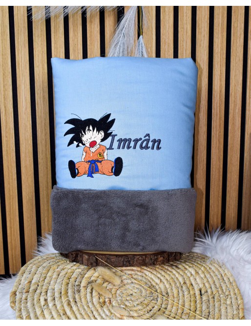 Couverture bébé personnalisée brodée avec prénom ou texte.