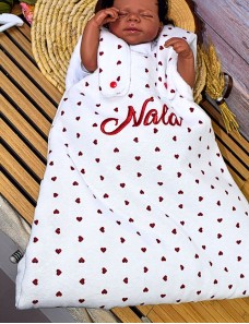 Gigoteuse bébé personnalisée motif cœurs avec prénom brodé