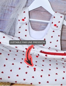 Détail du motif cœurs de la gigoteuse bébé personnalisée