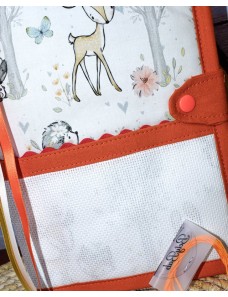 Protège carnet de santé à broder au point de croix