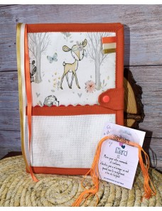 Protège carnet de santé à broder au point de croix