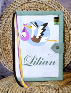 Protege carnet de santé personnalisé. broderie, CIGOGNE