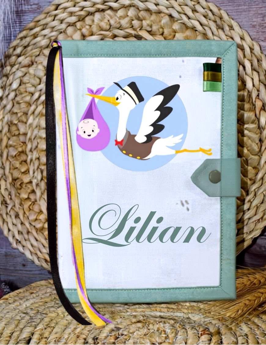 Protege carnet de santé personnalisé. broderie, CIGOGNE