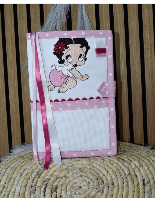 Protège carnet de santé à broder au point de croix BETYBOOP