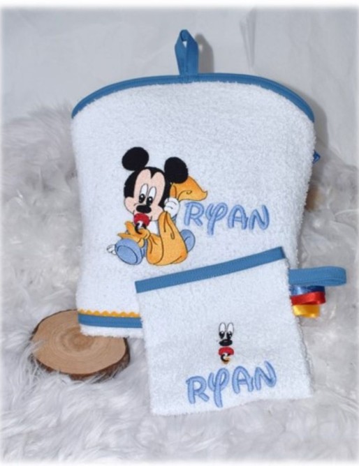 Cape de bain personnalisée MICKEY – Idée cadeau unique Cape de bain personnalisée MICKEY – Idée cadeau unique