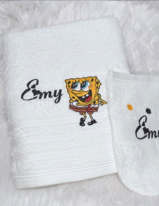 Serviette de douche personnalisée pour bébé brodée avec BOB EPONGE, prénom personnalisé, coton doux et absorbant.