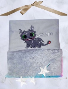 Couverture bébé personnalisée brodée avec prénom ou texte.