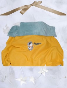 Couverture bébé personnalisée brodée avec prénom ou texte.