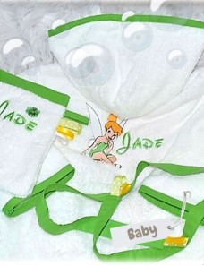Peignoir avec capuche pour enfant personnalisé en broderie. Eponge 450 g/m² 100 % Coton.