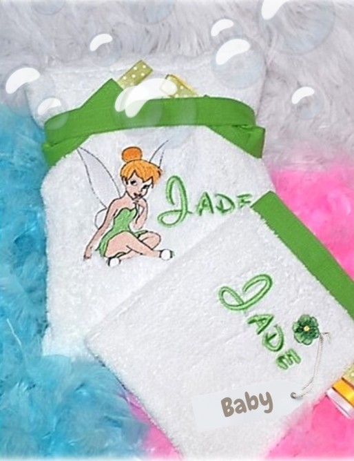 Peignoir avec capuche pour enfant personnalisé en broderie. Eponge 450 g/m² 100 % Coton. Peignoir avec capuche pour enfant personnalisé en broderie. Eponge 450 g/m² 100 % Coton.