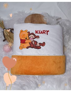 Couverture bébé personnalisée brodée avec prénom ou texte.